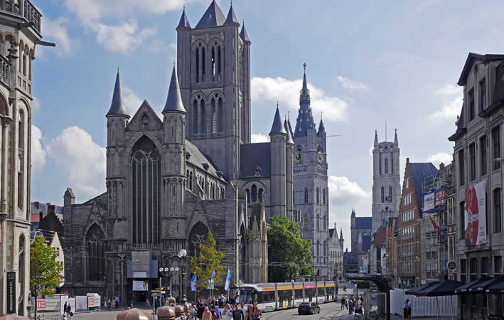 Sint Niklaaskerk im Zentrum der Stadt