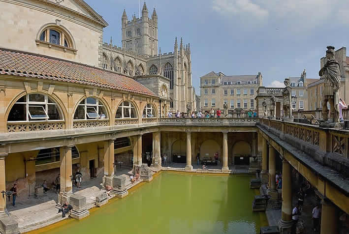 Bath: Eine Stadt voller Geschichte und Eleganz