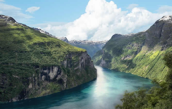 Wandern in den Fjorden Norwegens: 10 atemberaubende Routen