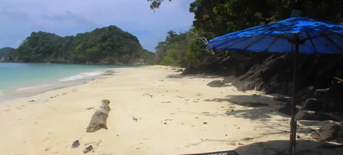 Koh Lone – Ein verstecktes Paradies in der Chalong Bay